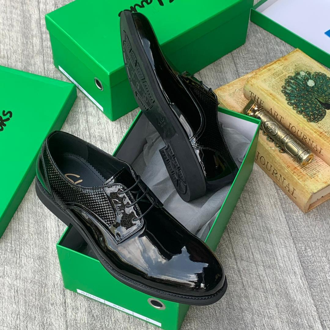 Clark-un-hugh-cap Clarks Un Hugh Cap Black Patent Leather Oxford Shoes – Classic Elegance at ArvoLuxury - Image 1