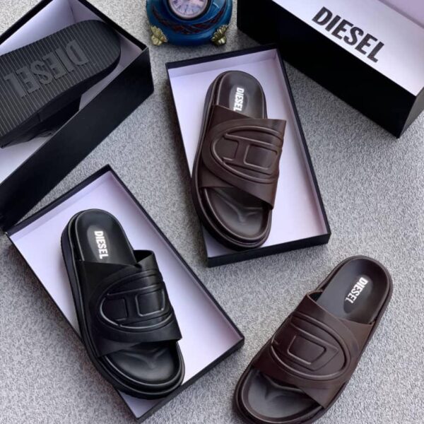 Diesel D Oval Logo-Embossed Slides – Bold, Modern & Comfortable | ArvoLuxury