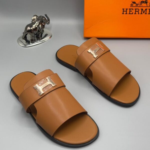 Hermès Men’s Leather Sandals with “H” Cut-Out Detail (Izmir/Gabrielle) | ArvoLuxury