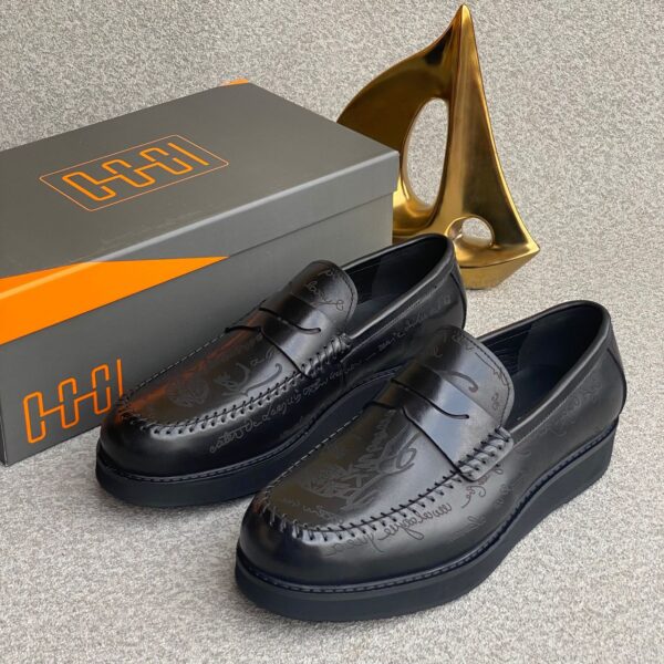Oggi Black Leather Loafers with Lug Sole | ArvoLuxury