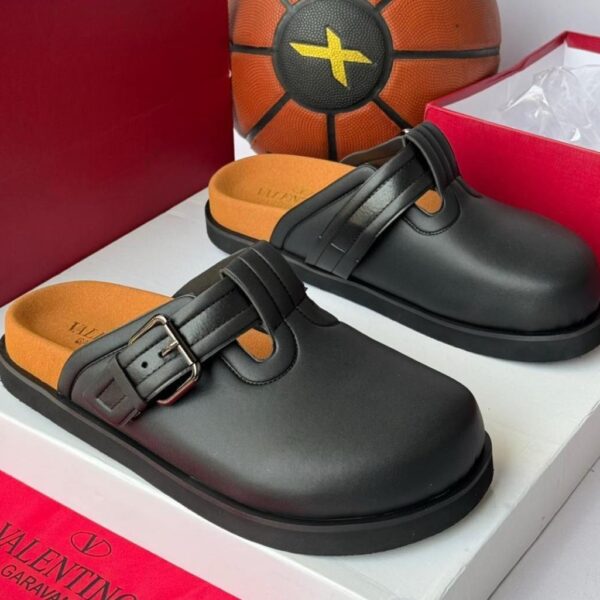 Valentino Garavani Fussfriend Leather Half Shoe in Black Calf Leather – Modern Luxury at ArvoLuxury