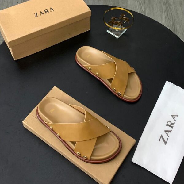 Zara Men’s Flat Leather Sandals with Criss-Cross Straps – Modern Comfort at ArvoLuxury