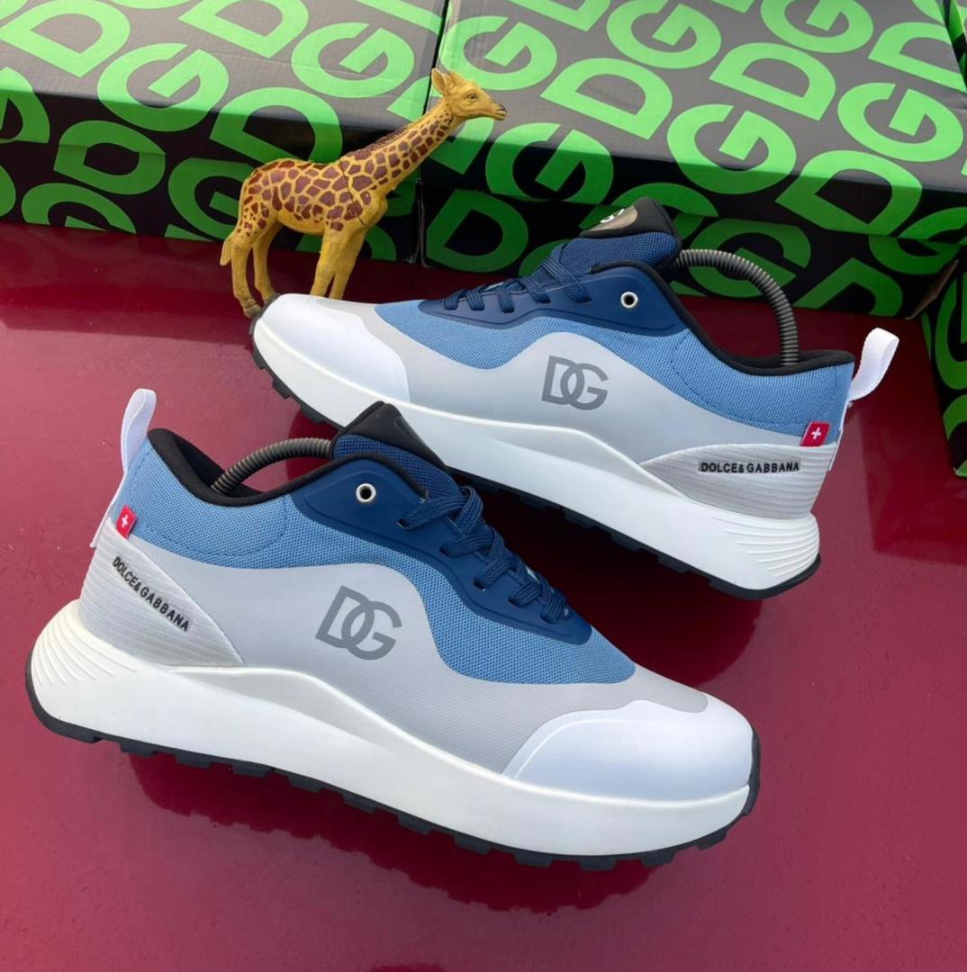 36df0ab3-4735-4285-90a4-51a33b13100a Dolce & Gabbana Sneakers |Arvoluxury - Image 1