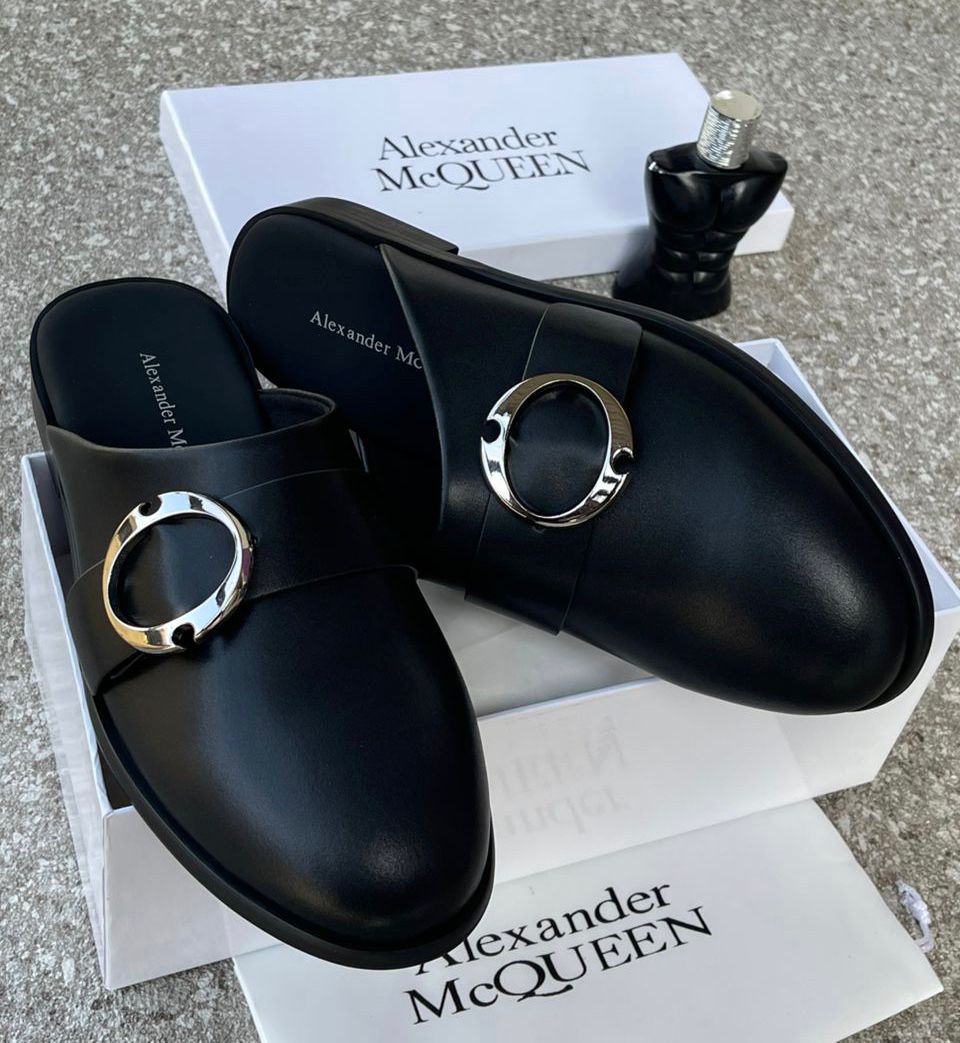 54b7de7a-c22a-4ceb-b88e-19fe10c83aab Alexander McQueen Arc Clogs |Arvoluxury - Image 1